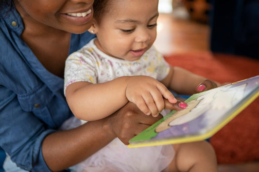 Pourquoi les bébés aiment la répétition ? Et comment en tirer parti ?